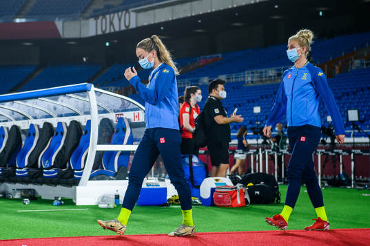 Kosovare Asllani and Sofia Jakobsson of Sweden look dejected