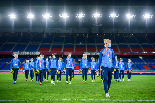 Bläddra bland fler bilder av Tokyo 2020 Olympics, day 14, Football, final, Sweden - Canada