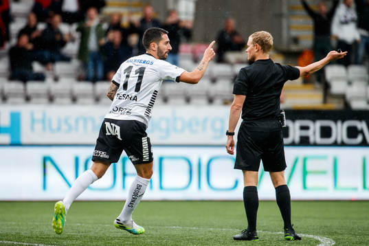 Örebros Nahir Besara jublar