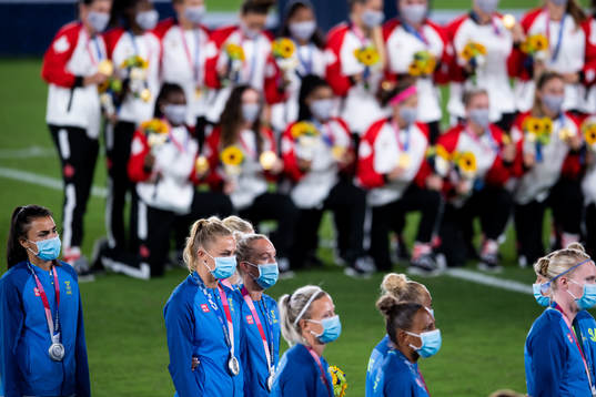 Players of Sweden looks dejected