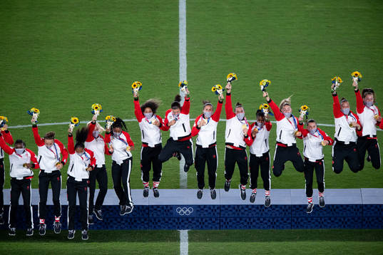 Players of Canada celebrates