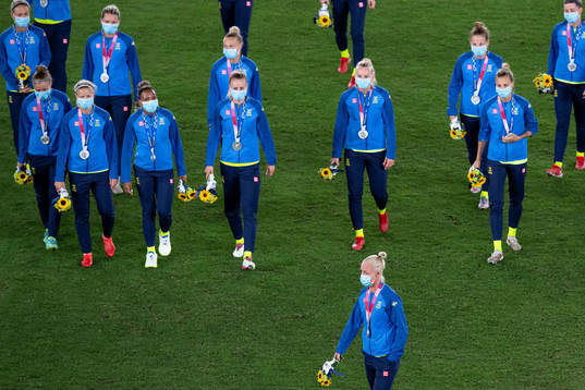 Players of Sweden looks dejected