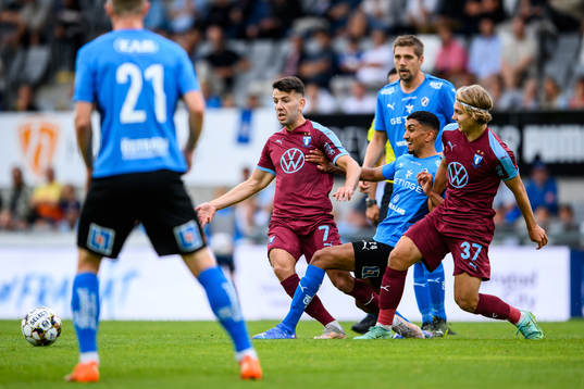 Malmö FFs Erdal Rakip och Sebastian Nanasi mot Halmstads
