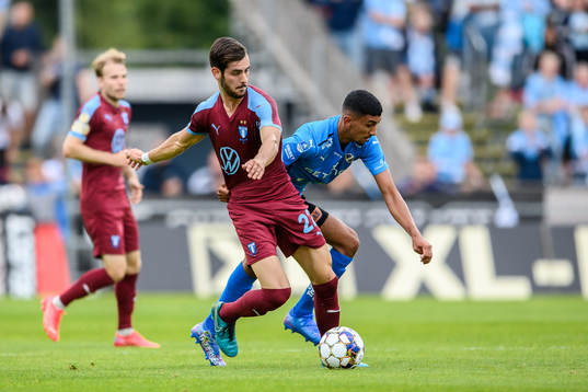 Malmö FFs Adi Nalic och Halmstads Amir Al-Ammari