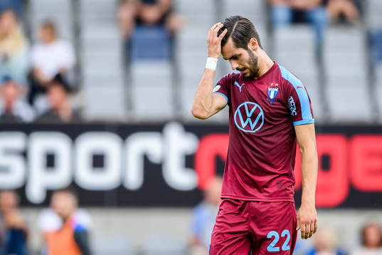 Malmö FFs Adi Nalic deppar
