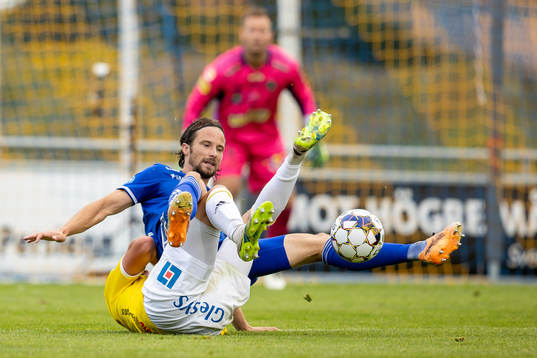 Sundsvalls Linus Hallenius mot Falkenbergs Axel Norén