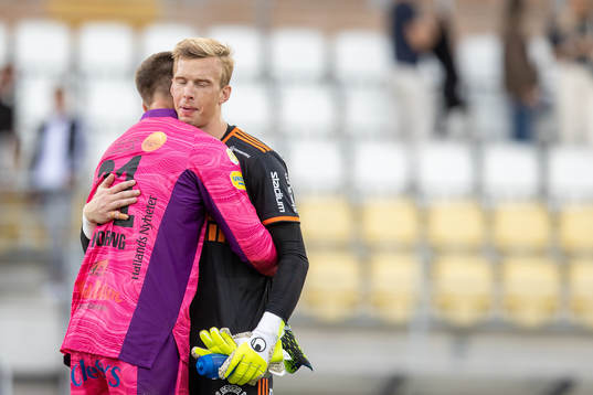 Sundsvalls målvakt Andreas Andersson och Falkenbergs
