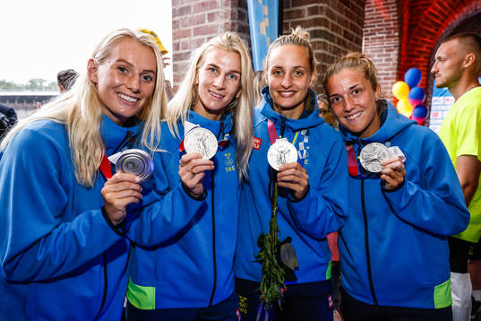 Stina Blackstenius, Sofia Jakobsson, Nathalie Björn and