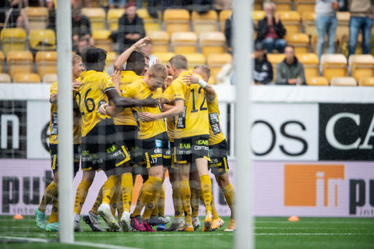Elfsborgs spelare jublar vid 1-0