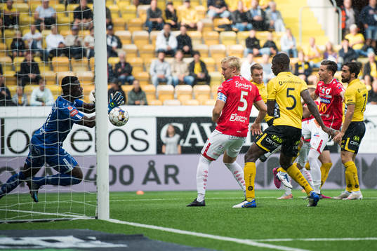 Elfsborgs Leo Väisänen gör 1-0