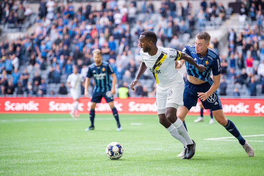 s Henok Goitom och Djurgårdens Jesper Löfgren