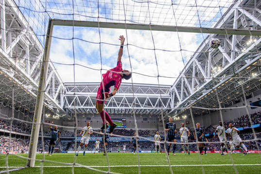 Djurgårdens målvakt Jacob Widell Zetterström släpper in