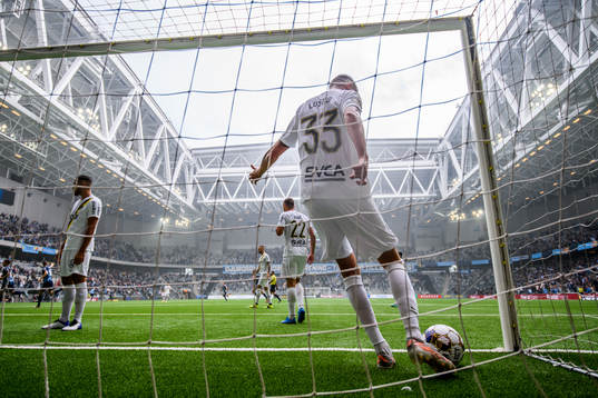 s Mikael Lustig deppar