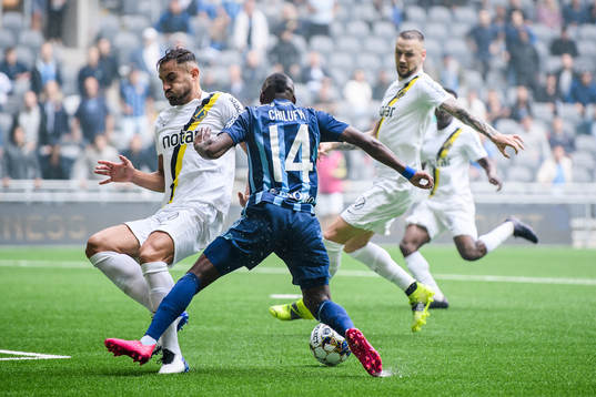s Sotirios Papagiannopoulos och Djurgårdens Edward Chilufya