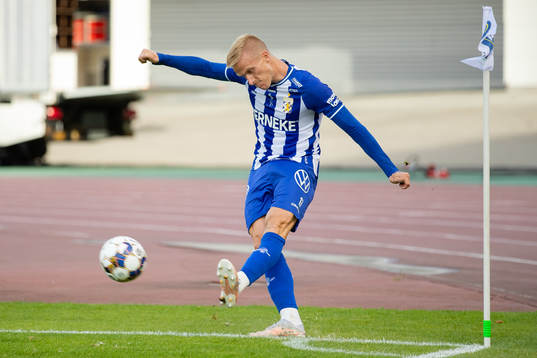 IFK Göteborgs Oscar Wendt slår en hörna