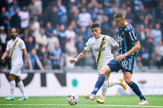 s Nicolas Stefanelli och Djurgårdens Jesper Löfgren
