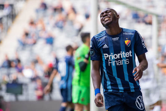 Djurgårdens Edward Chilufya deppar