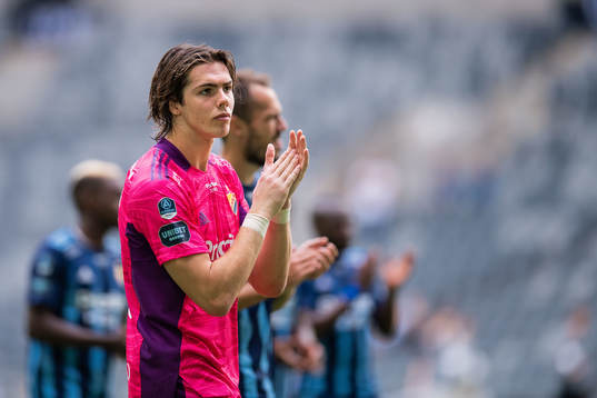 Djurgårdens målvakt Jacob Widell Zetterström deppar