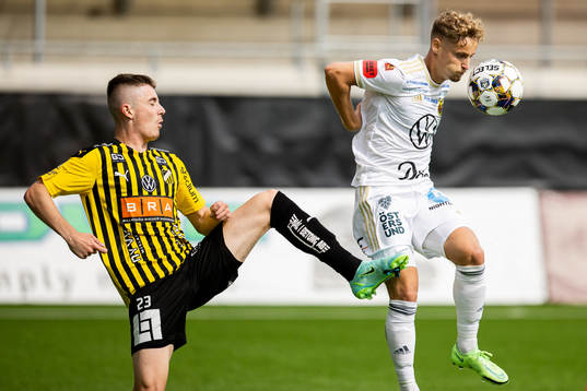 Häckens Patrik Wålemark och Östersunds Henrik Bellman