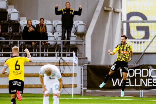 Häckens Daleho Irandust  jublar
