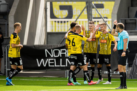 Häckens spelare jublar