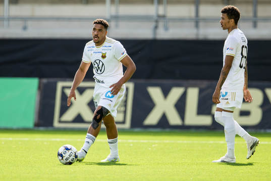 Östersunds Samuel Mensiro och Jerell Sellars deppar