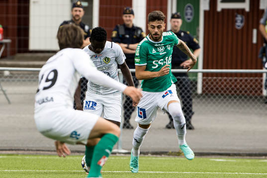 Jönköpings Eric Johana Omondi och Brages Leonard Pllana