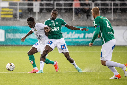 Jönköpings Eric Johana Omondi och Brages Adil Titi