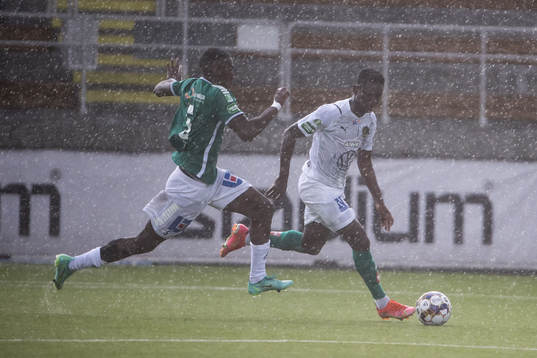 Brages Adil Titi och Jönköpings Eric Johana Omondi