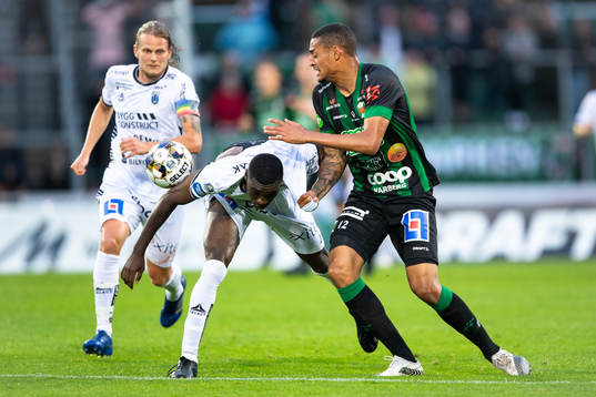 Sirius Patrick Nwadike och Varbergs Simon Karlsson Adjei