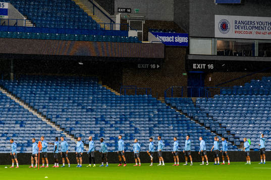 Players warm up