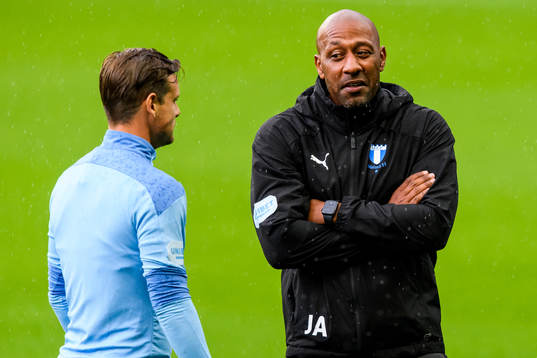 Jeffrey Aubynn, assistant coach and Eric Larsson of Malmö