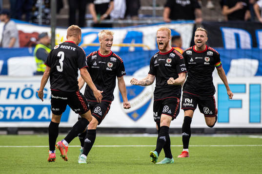 Kalmars Nils Fröling jublar