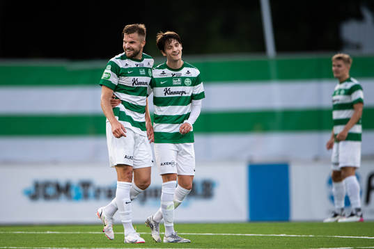 Västerås Erik Björndahl och Olle Edlund jublar