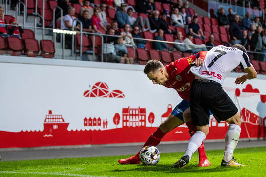 Helsingborgs Viktor Lundberg och Landskronas Alexander Tkacz