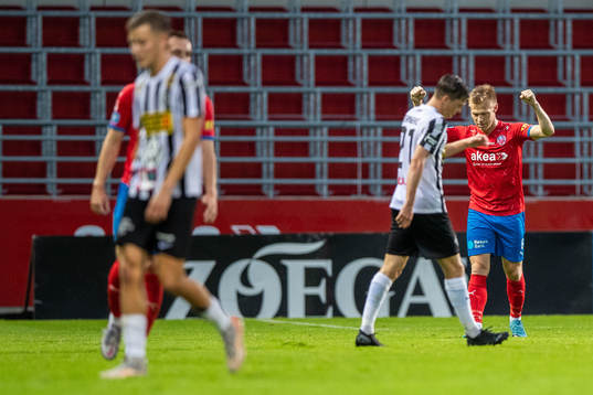 Helsingborgs Andreas Landgren jublar och Landskronas Kevin