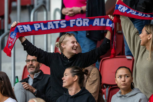 Helsingborgs Maya Waltersson på läktaren