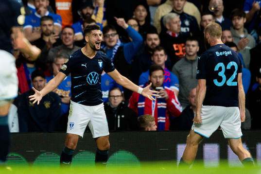Antonio Colak of Malmö FF celebrates the 1-1 goal