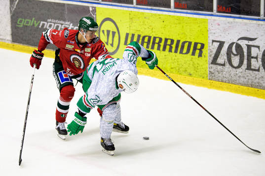 Frölundas Simon Edvinsson och Rögles Robert Lantosi