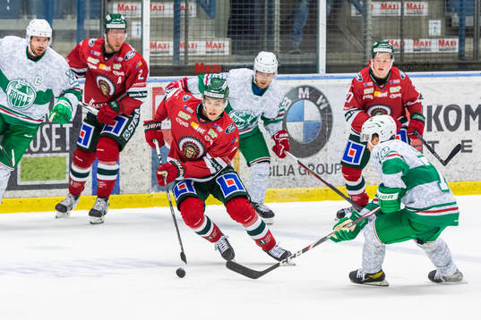 Frölundas Simon Edvinsson och Rögles Robert Lantosi