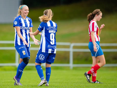 IFK Göteborgs Filippa Hopkins jublar ihop med Thilda