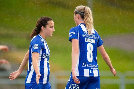 IFK Göteborgs Victoria Svanström jublar ihop med
