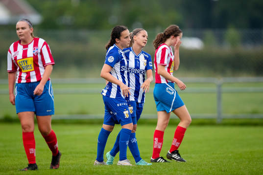 IFK Göteborgs Victoria Svanström jublar ihop med Novalie
