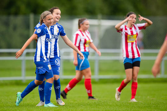 IFK Göteborgs Novalie Jensen jublar ihop med Victoria