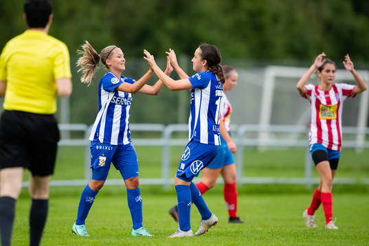 IFK Göteborgs Novalie Jensen jublar ihop med Victoria