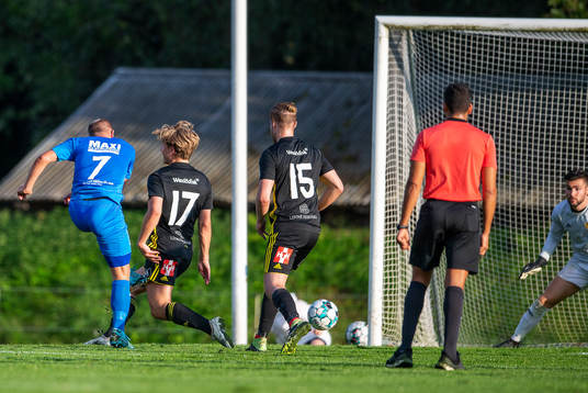 Älmhults Kalle Johansson skjuter in 0-3
