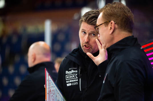 Örebros Assisterande tränare Stefan Klockare  och Niklas