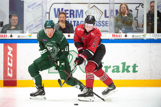 Färjestads Joakim Nygård och Örebros Simon Forsmark