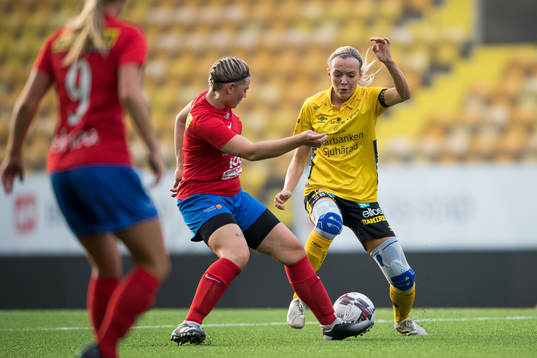 Elfsborgs Maja Wrångemyr och Svenljungas Tova Andreasson