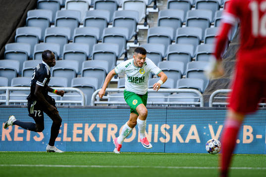 Ibrahima Ndiaye of Cukaricki  and Astrit Selmani of Hammarby